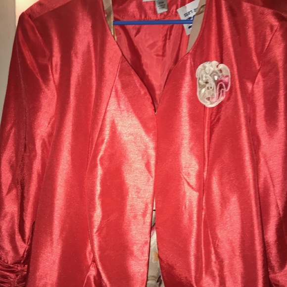 Two piece set - Picture 1 of 5